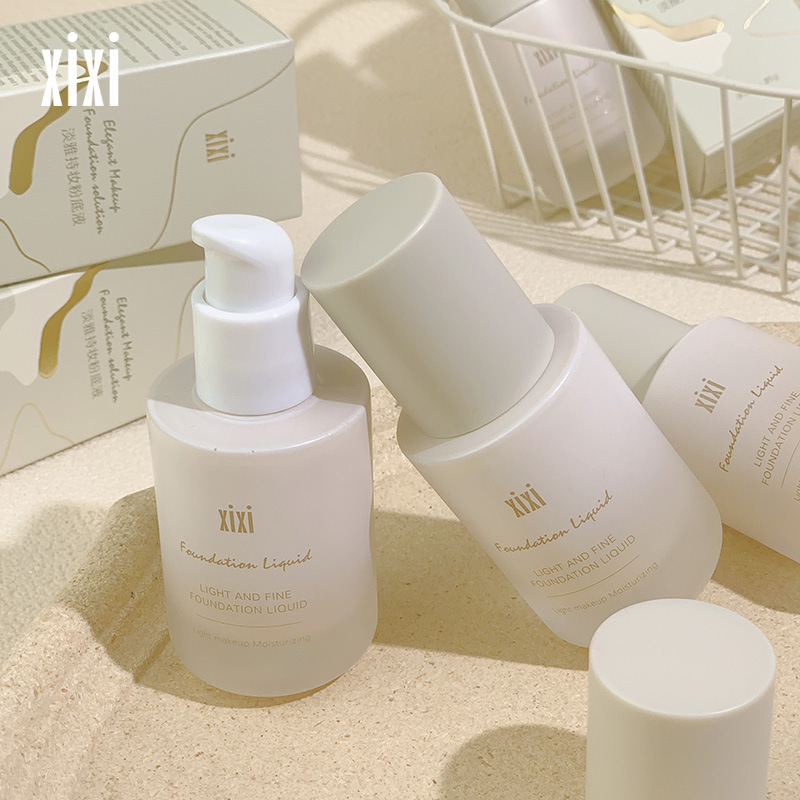 xixi's elegant and long-lasting foundation has a fine texture, naturally hydrates and brightens the complexion. It is convenient to carry and an affordable domestic product for students Application Scenario
