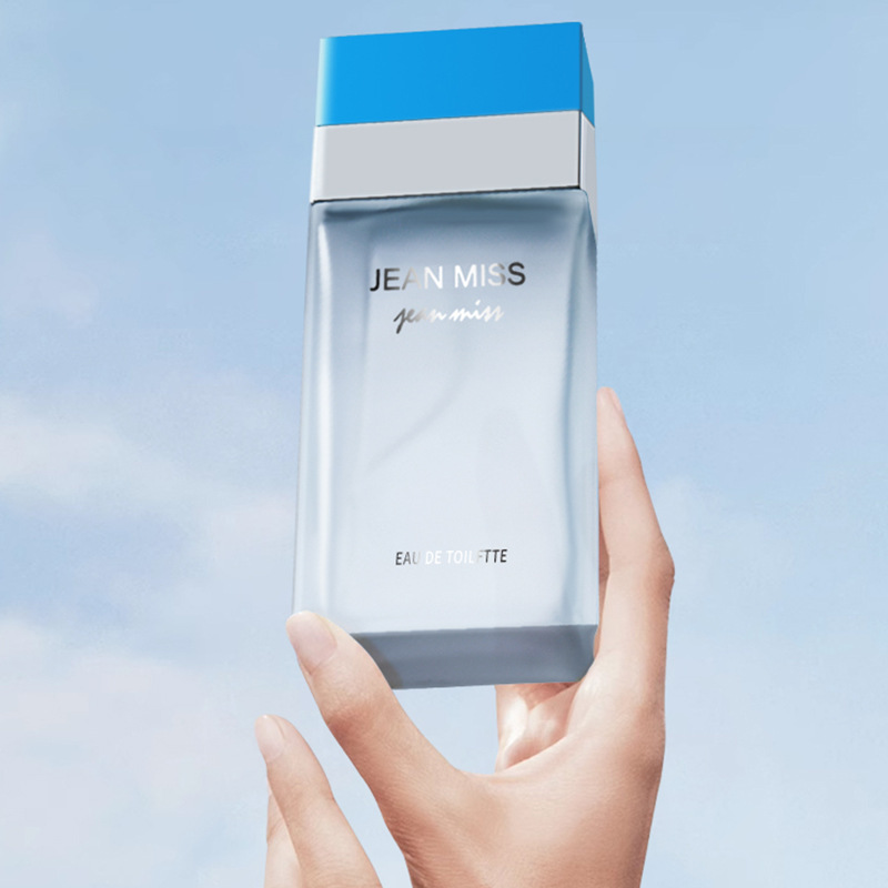 The new light blue women's perfume from Xiaocheng Yixiang is fresh, natural and has a long-lasting fragrance. It's a bestseller on Douyin. Wholesale of Vietnamese perfume details Picture