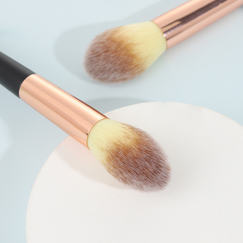 Soft and fluffy flame, large blush powder, even powder, soft bristles, no stinging face, no brush marks, factory direct sales Application Scenario
