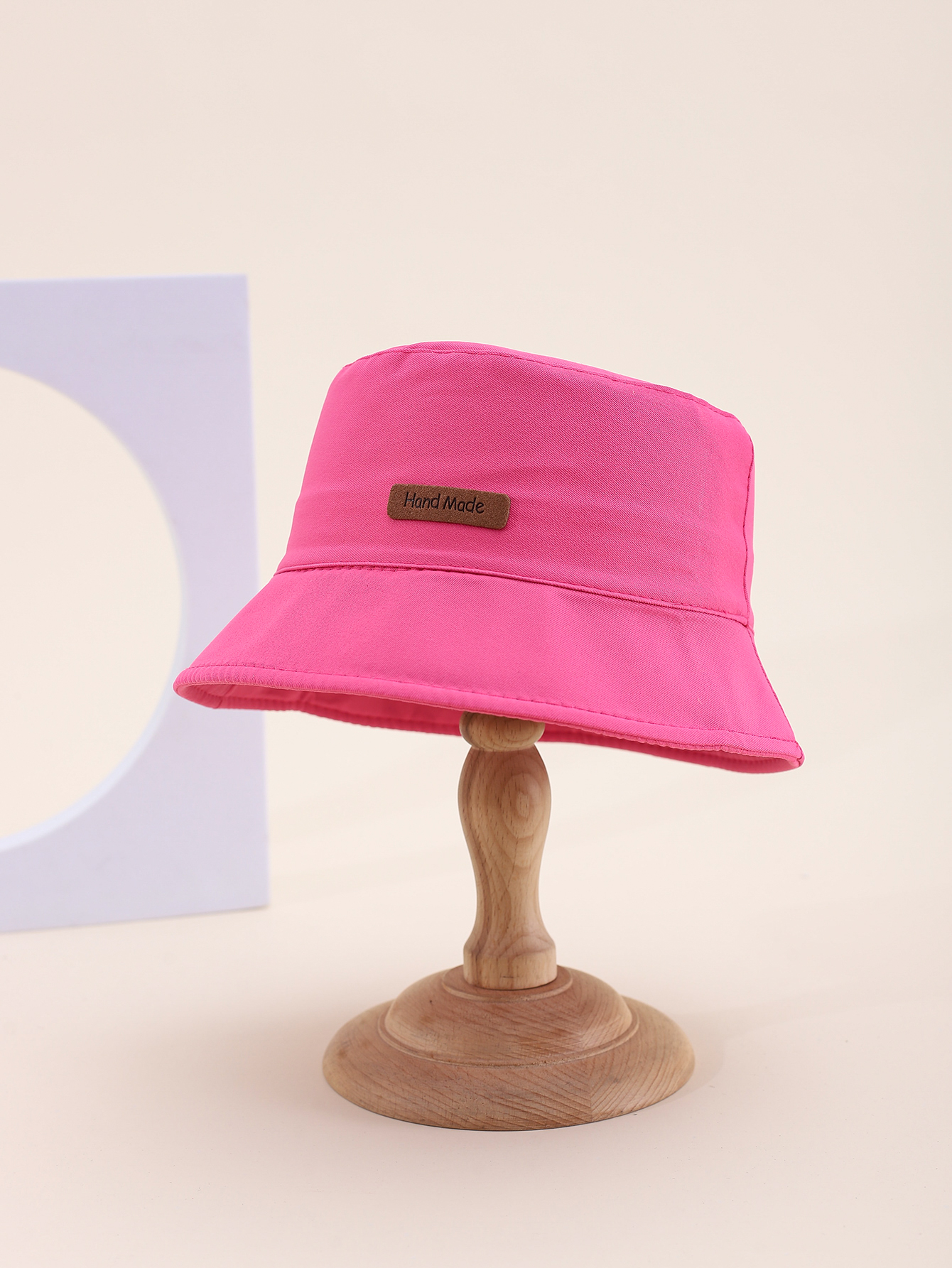 This spring and summer hit children's Hand-made single-sided fisherman hat with stickers is cute, cartoonish, classic and versatile. It's a unique children's single-sided fisherman hat with a built-in drawstring on the inner side Application Scenario