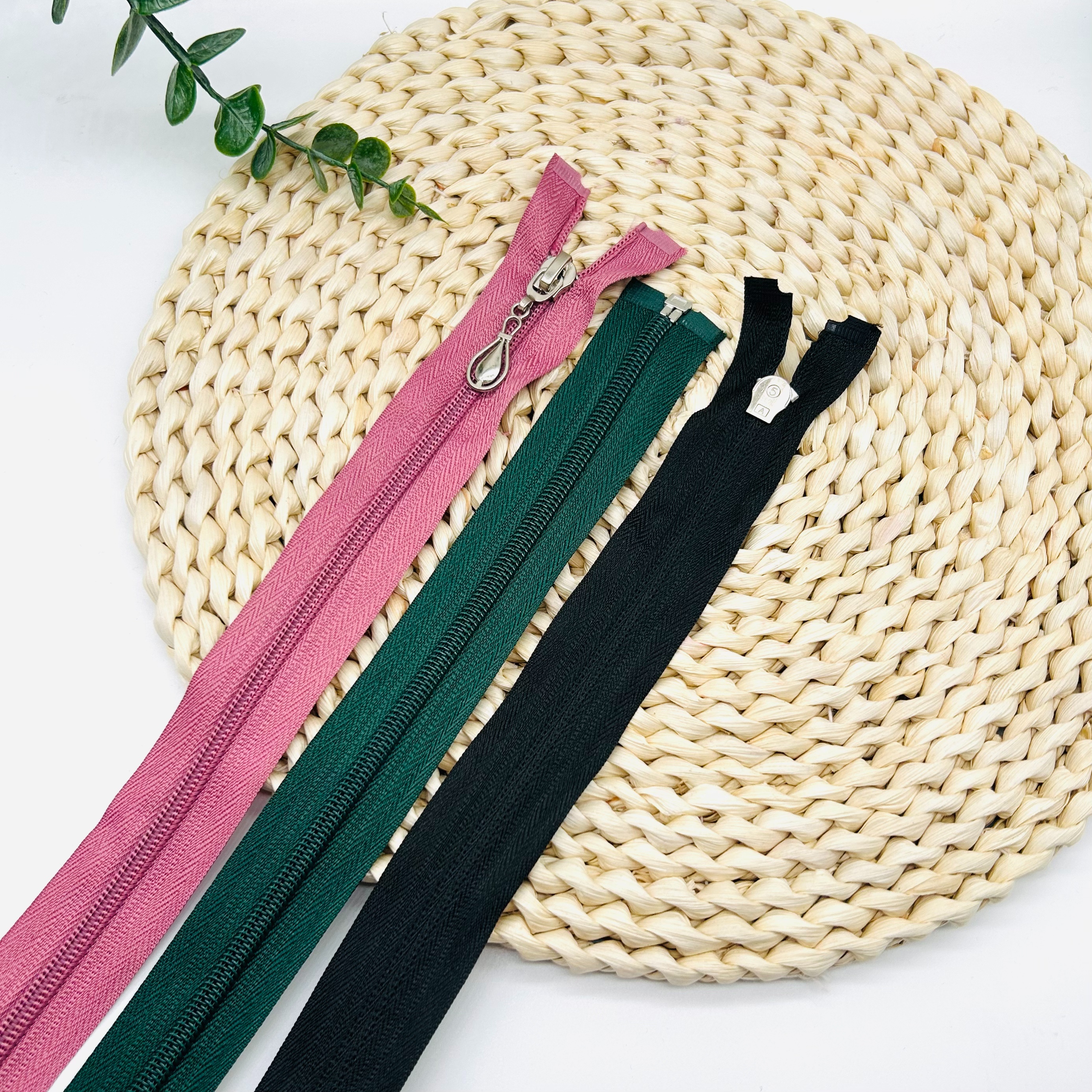 拉链/拉绳拉头/ykk拉链/5号树脂拉链/拉链装饰胶条产品图