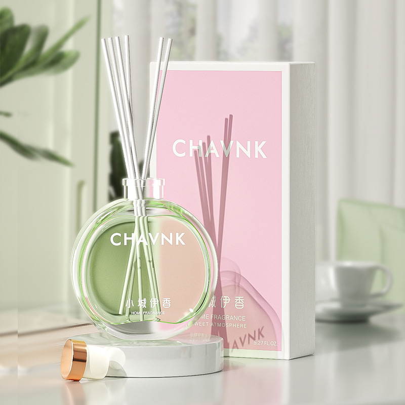 In the small town of Yixiang, a tender encounter with aromatherapy leaves a lasting fragrance indoors. Wholesale of flameless aromatherapy ornaments for home use in popular hotels Application Scenario