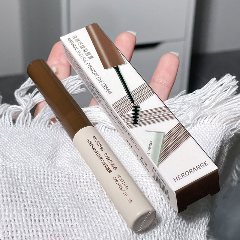 HERORANG's natural and ingenious eyebrow dyeing cream makes each eyebrow distinct and naturally three-dimensional. Wild eyebrows are long-lasting and less likely to smudge across borders Application Scenario