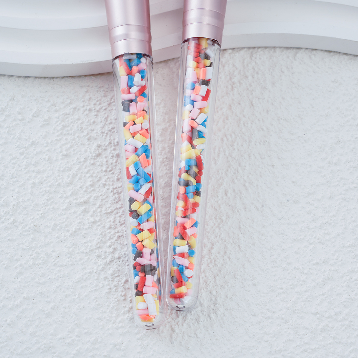 Cross-border single makeup brush, candy powder, blush, pink with diamonds, rainbow brush, ice cream, Christmas makeup brush Application Scenario