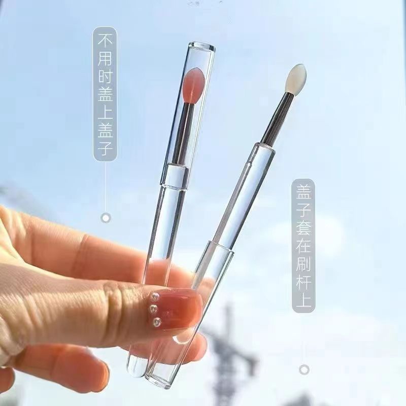 Silicone lip brush with lid, mini professional portable lip mask brush, lipstick stick, lip balm, eyeshadow brush, and lipstick blending brush full figure