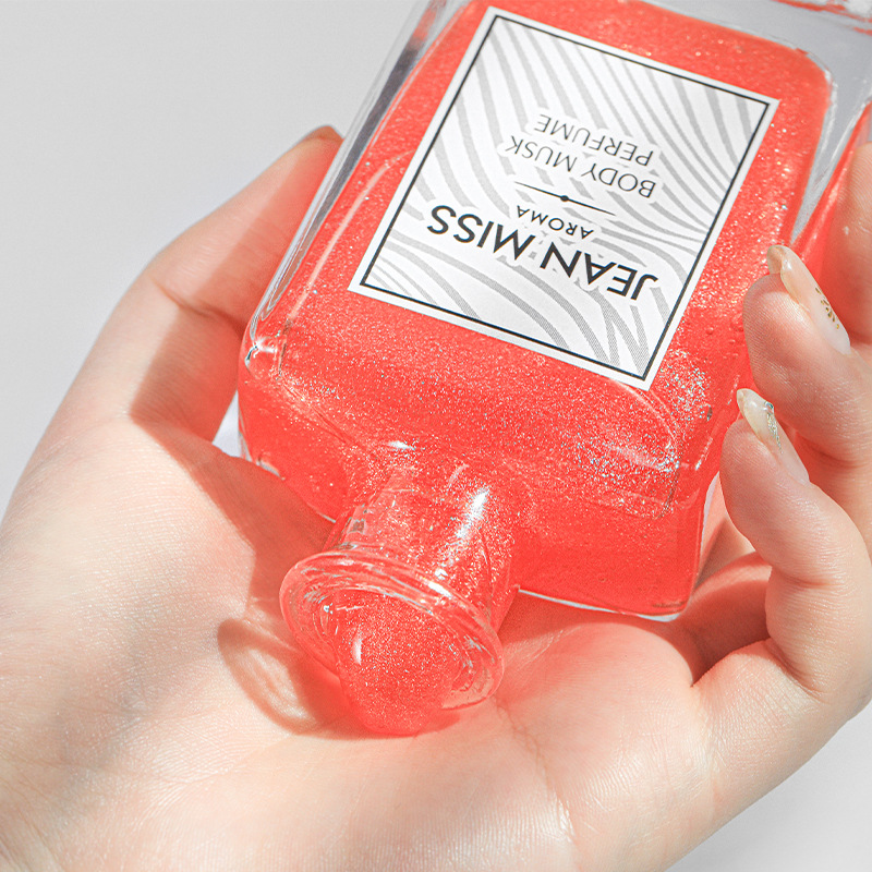 Xiaocheng Yixiang's new women's flowing sand gel perfume has a long-lasting fragrance and is a cross-border export bestseller. Wholesale of gilded perfume full figure