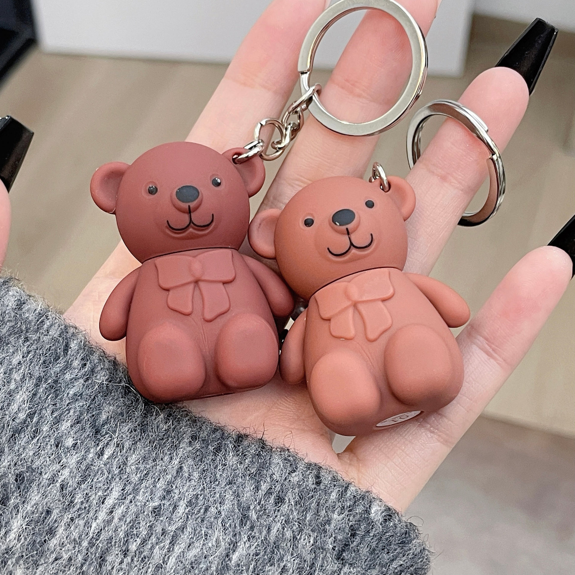 ART VALUE Keychain Bear 6-color Lip Gloss, Natural matte Whitening Lip gloss, affordable wholesale for students Application Scenario