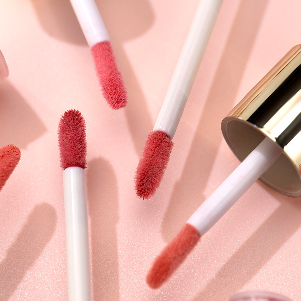 QIBEST Mirror Lip Gloss Non-stick Cup, non-fading Moisturizing Lip Gloss, Long-lasting Moisture retention, Easy to color Liquid Blush set Item Picture