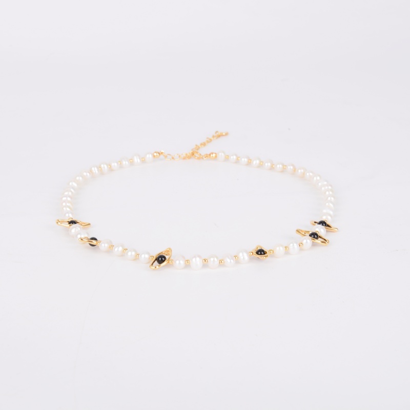 S925 sterling silver pearl Black agate necklace, a women's niche design with a light luxury style and a high-end accessory necklace Application Scenario