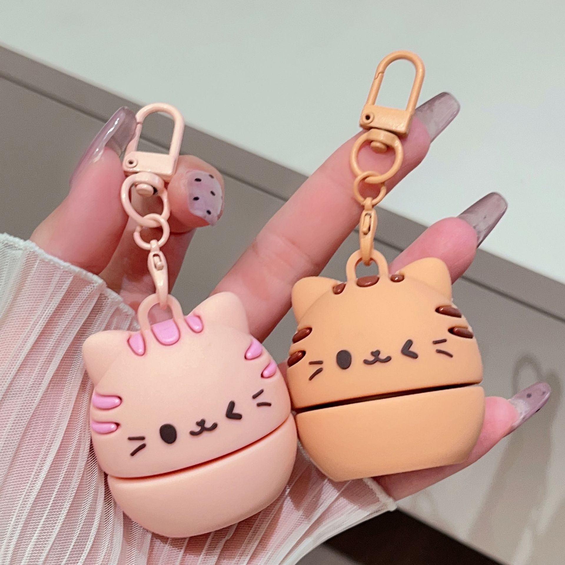 Children's lip balm, Cute Cat Moisturizing Lip Balm, student hydrating and moisturizing, reducing lip lines, preventing dryness and cracking, colorless lip moisturizing and repairing Specification drawing