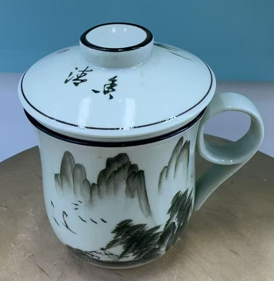 Chinese-style tea cups, office cups, tea-water separation cups, and annual conference events