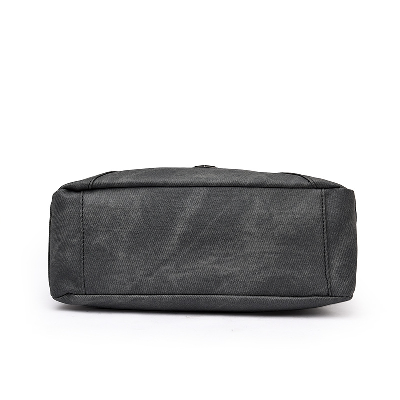 Cross-border simple and retro single-shoulder women's bag 2025 new style trendy and stylish light middle-aged mom bag commuting crossbody bag Application Scenario
