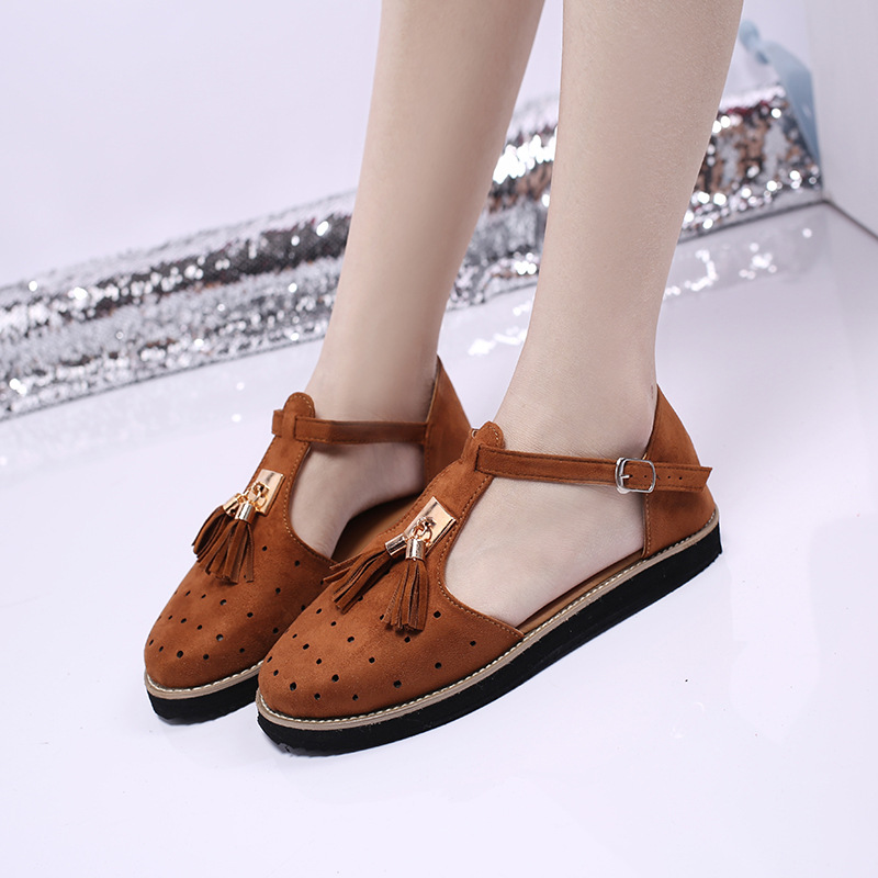 2021 European and American new thick-soled round-toe cutout retro single shoe, large-sized low-top bag and fringed women's sandals Application Scenario