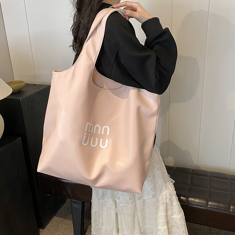 A stylish tote bag for girls, a simple and cute Korean style underarm bag, a new summer 2025 versatile single-shoulder bag Specification drawing