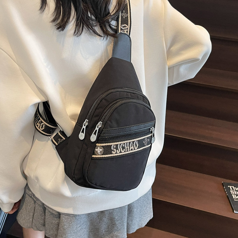 Summer nylon bag for women, 2025 new style commuter sports single-shoulder chest bag, niche and versatile, large-capacity crossbody bag Specification drawing