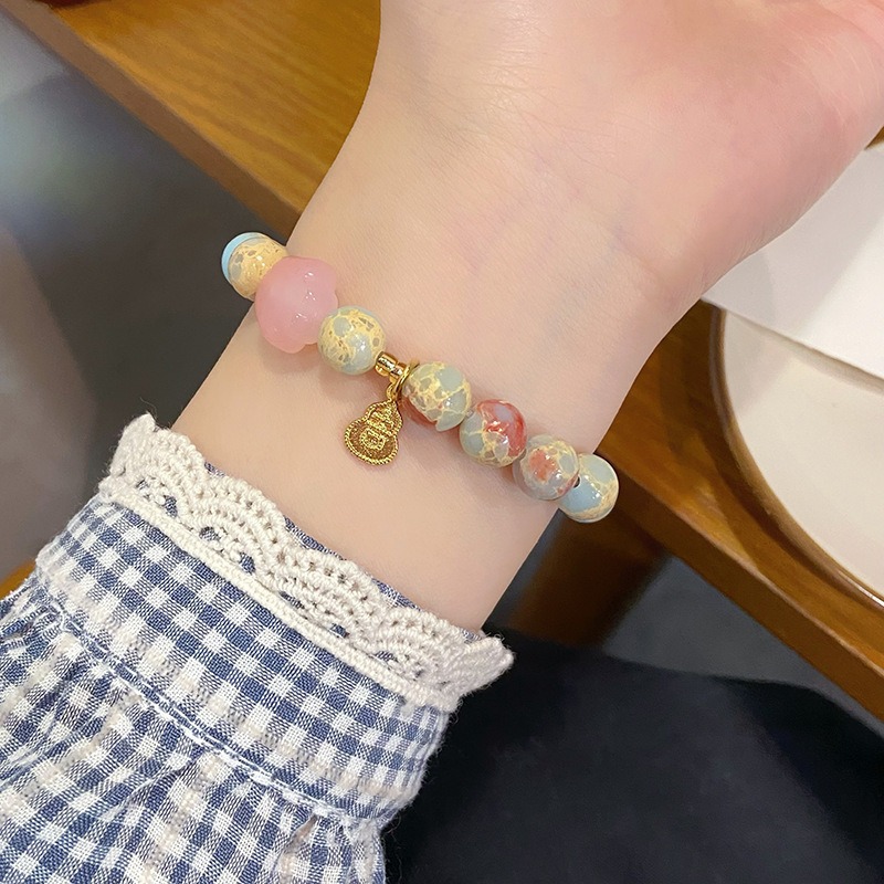 Natural salt source agate bracelet for women, fresh and sweet, auspicious card hand, niche design, high-end feel, Shoushan stone bracelet wholesale 441 Application Scenario