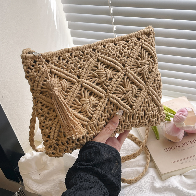 2025 Summer New Korean version forest-style handcrafted cotton rope tassel woven bag, single-shoulder straw woven bag, casual crossbody women's bag full figure