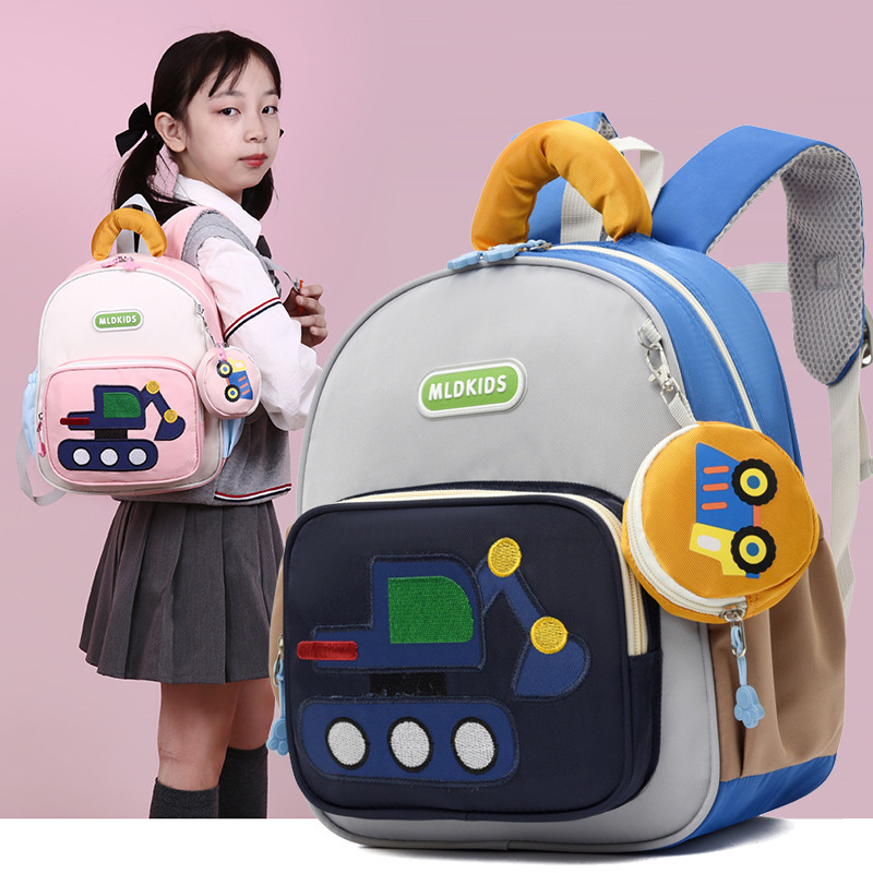 New trendy pattern kindergarten small and middle class children's schoolbag for boys and girls aged 4-6, casual and lightweight backpack Application Scenario