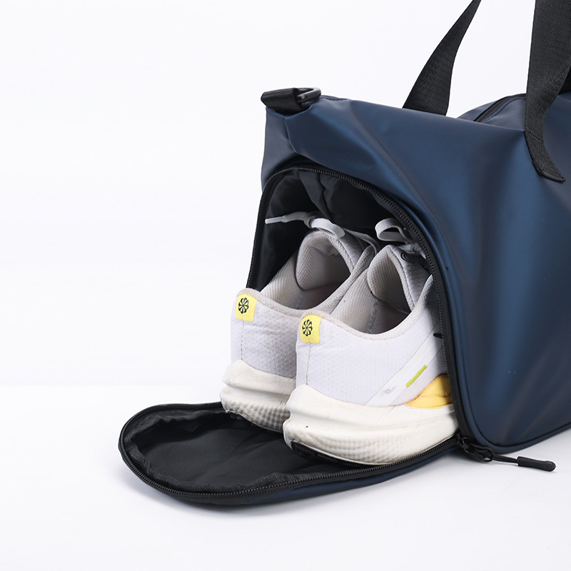 Fashionable and simple hand-held travel bag for outings, short business trips, multi-pocket classified luggage bag for men Application Scenario