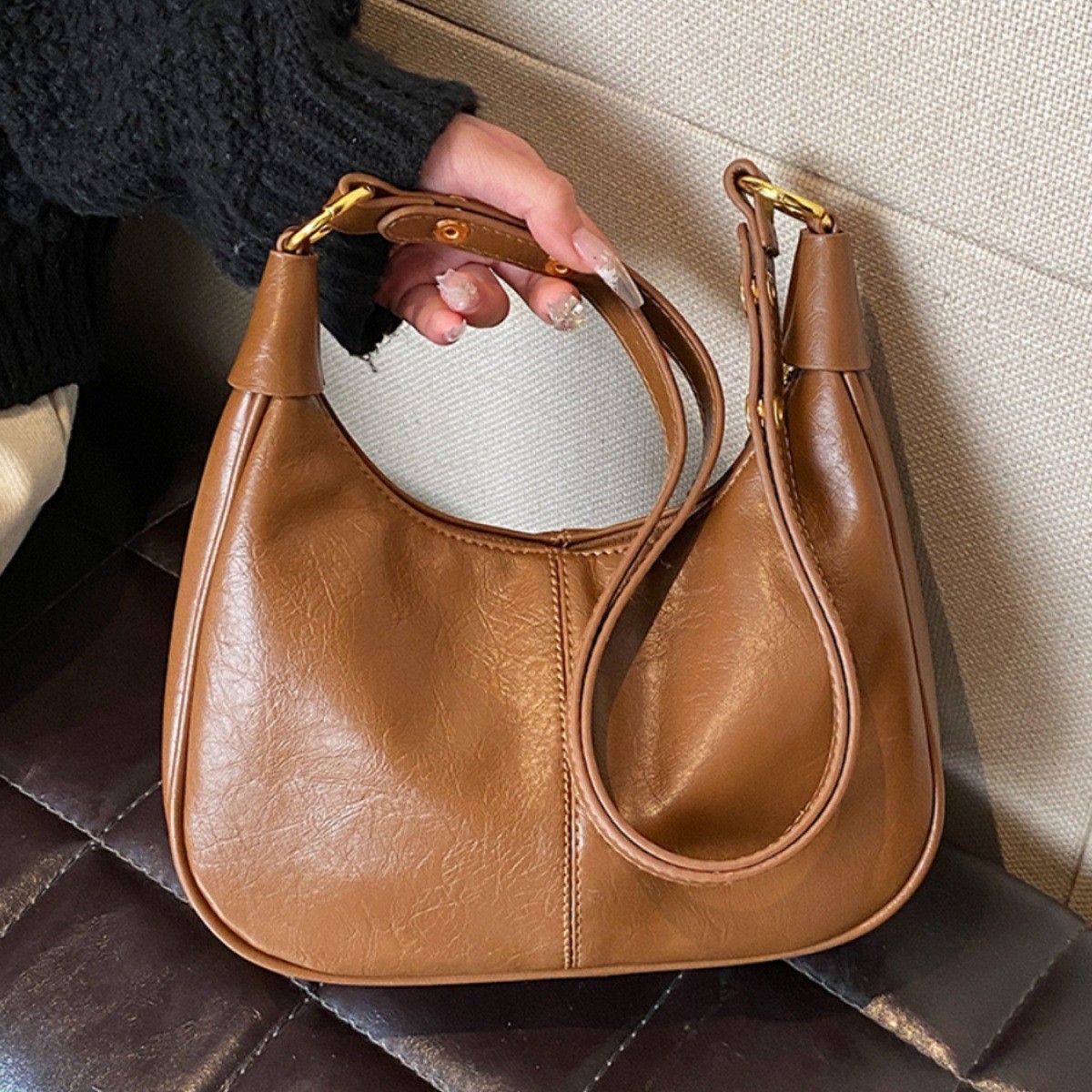 This year's trendy bags for women 2025 are super popular. They are fashionable, high-end, and stylish single-shoulder underarm bags, as well as retro and versatile crossbody bags details Picture
