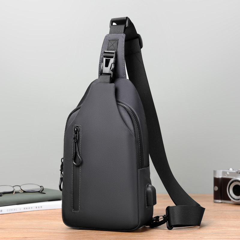 New portable chest bag for men, simple solid color casual crossbody bag, sports outdoor mobile phone storage bag, single-shoulder bag for men full figure