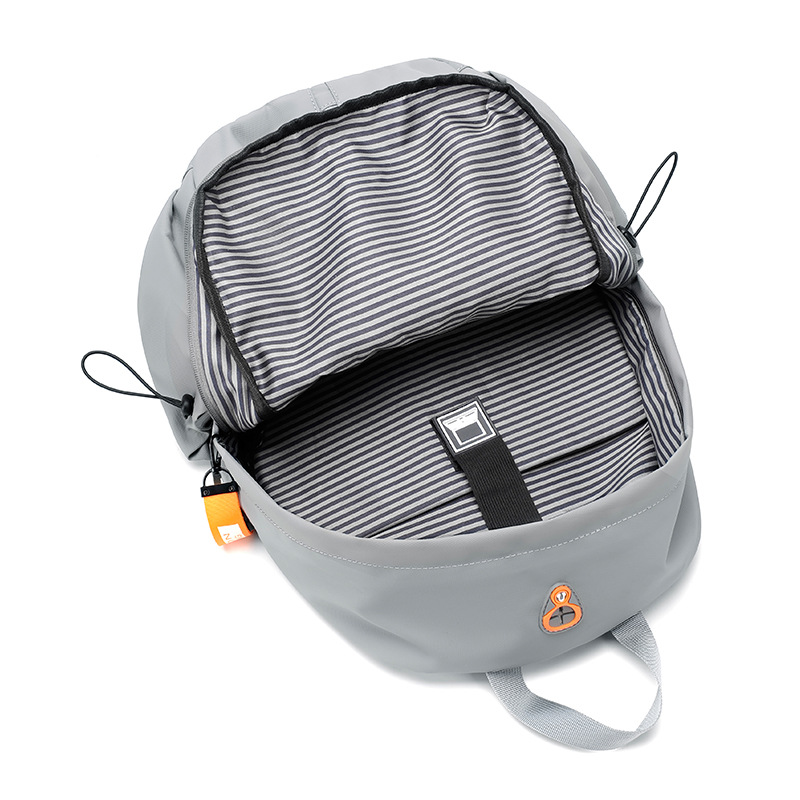 WEBAG's new men's leather waterproof casual travel backpack, laptop bag and college student schoolbag Application Scenario