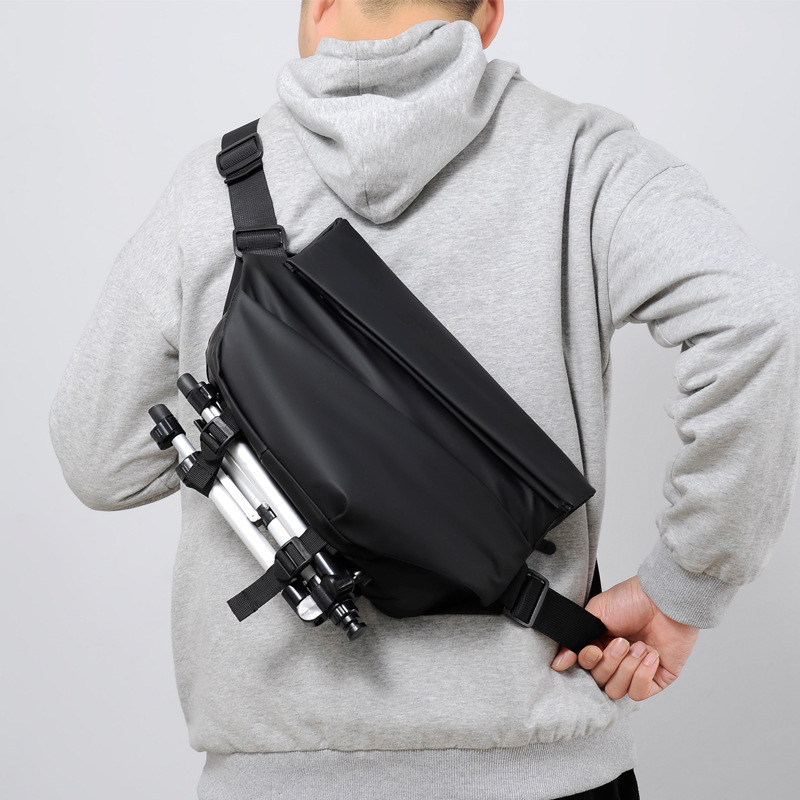 Large-capacity men's crossbody chest bag, Oxford fabric, trendy outdoor water-resistant, single-shoulder crossbody bag, men's small backpack details Picture