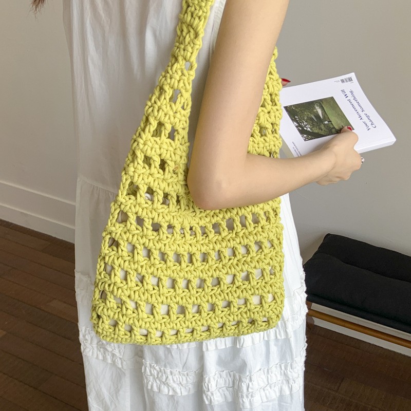 Large-capacity commuting woven bag for women, 2025 new style retro hollowed-out knitted bag, relaxed grid beach bag details Picture