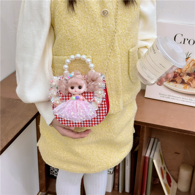 Girl's gift: small bag, beaded chain, coin purse, cute three-dimensional little princess baby, crossbody mini square bag Specification drawing