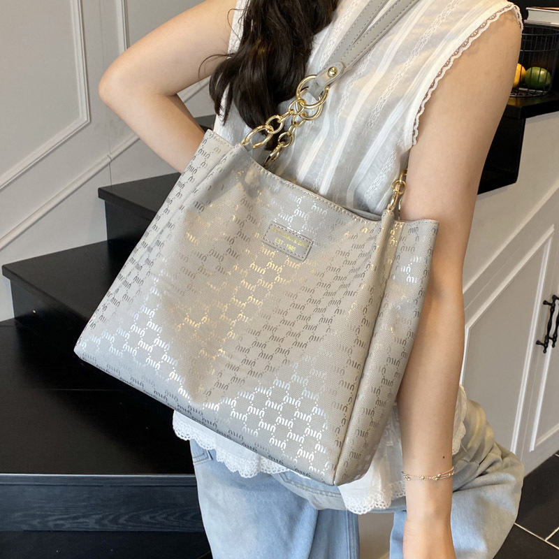 Single-shoulder large bag for women, 2025 new large-capacity tote bag, college student commuting bag for classes, summer handbag details Picture
