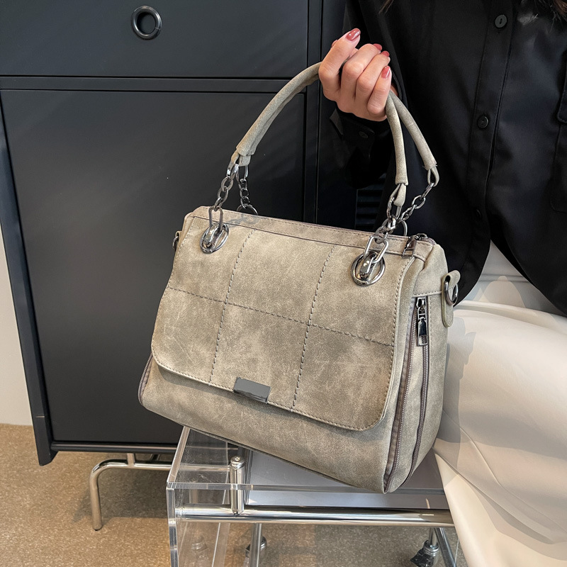 Ladies' European and American retro handbag, fashionable matte leather single-shoulder crossbody bag, trendy lady's cross-border large-capacity bag full figure