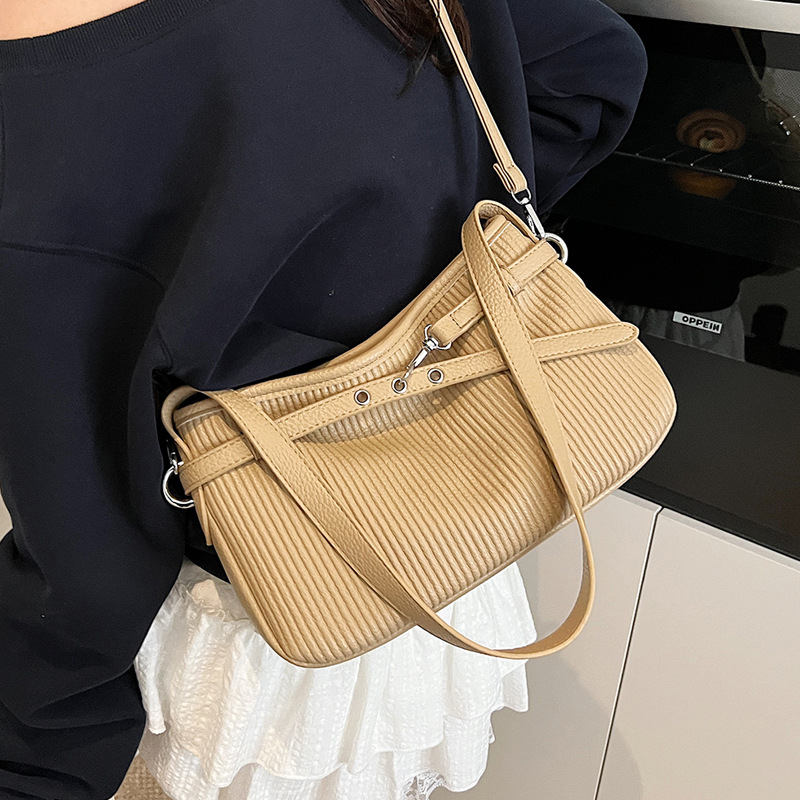 Large-capacity women's summer 2025 new fashion crossbody bag, Korean-style casual single-shoulder armpit commuting bag for work Specification drawing