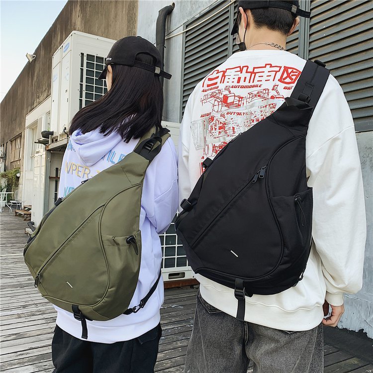 Workwear crossbody bag, men's trendy nylon sportswear casual bag, solid color single-shoulder bag for students, men's functional crossbody backpack full figure