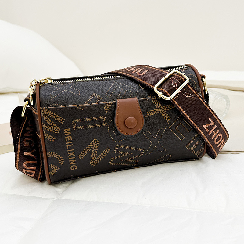 Kangaroo European and American style single-shoulder bag, monogram contrasting color pillow bag, fashionable and versatile, slanted urban simple style bag full figure