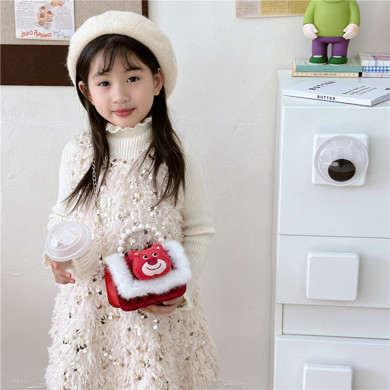 New cross-border children's bags: Princess Elsa Bag, Pearl hand-held crossbody bag, Little Girl Bag, foreign trade children's gifts Application Scenario