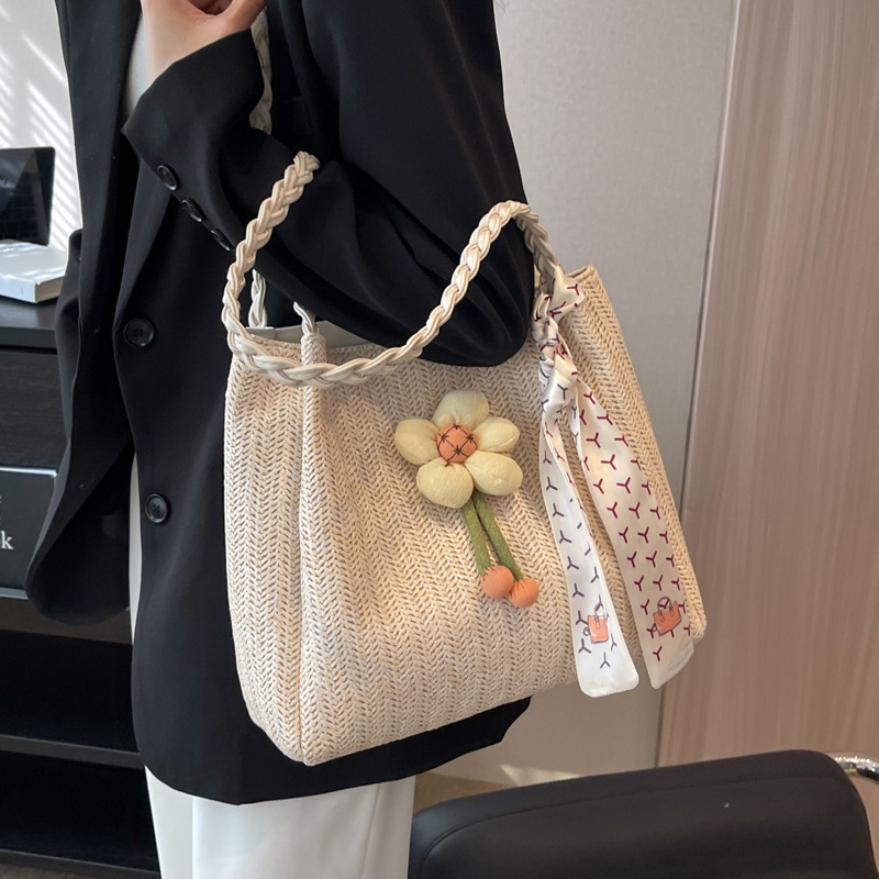 A new large-capacity seaside vacation single-shoulder crossbody commuting tote bag for women in the summer of 2025, a niche woven straw bag Specification drawing