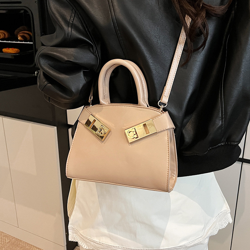 Korean style simple and fashionable handbag 2025 Summer new women's single-shoulder crossbody bag, versatile for work and commuting details Picture