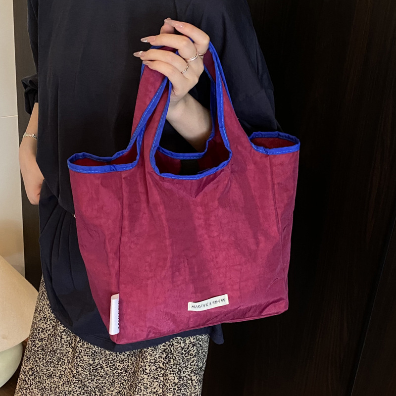 Simple, stylish, individualistic, trendy, and large-capacity handbag. A new stylish women's handbag for the summer of 2025 details Picture