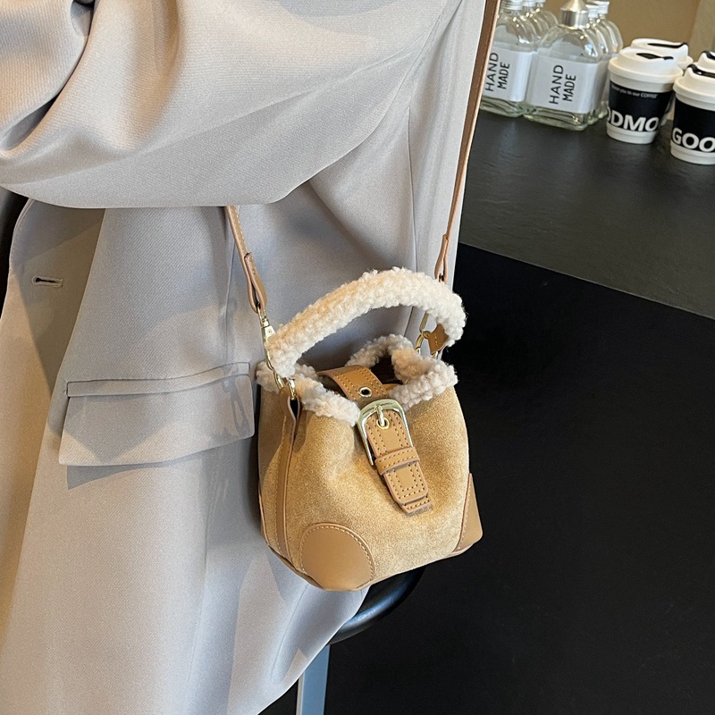 Lambskin mini bucket bag, Maillard suede retro handbag, 2024 new style, single-shoulder crossbody handbag Application Scenario