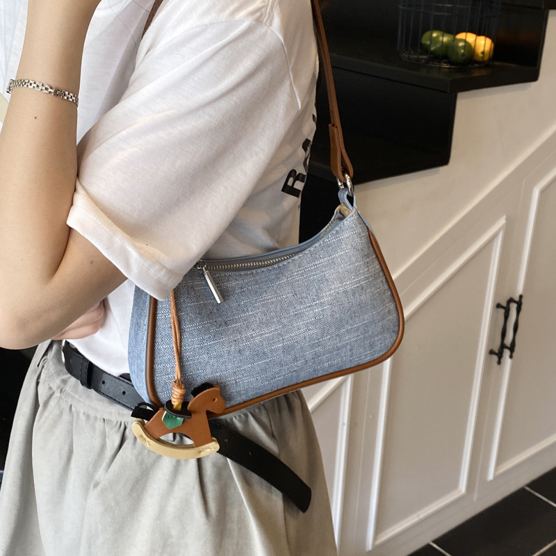 A niche design and fashionable underarm bag for summer 2025, a versatile and high-quality crossbody bag for women's daily commuting details Picture
