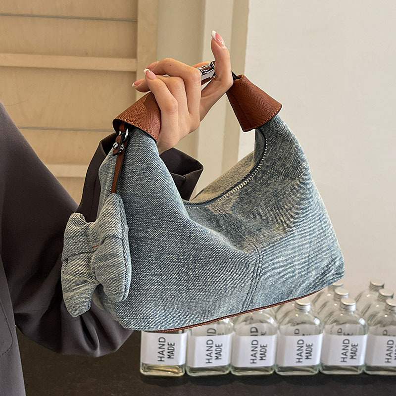 A super popular niche denim handbag for women, a new spring/Summer 2025 versatile crossbody bag for fashionable commuting full figure