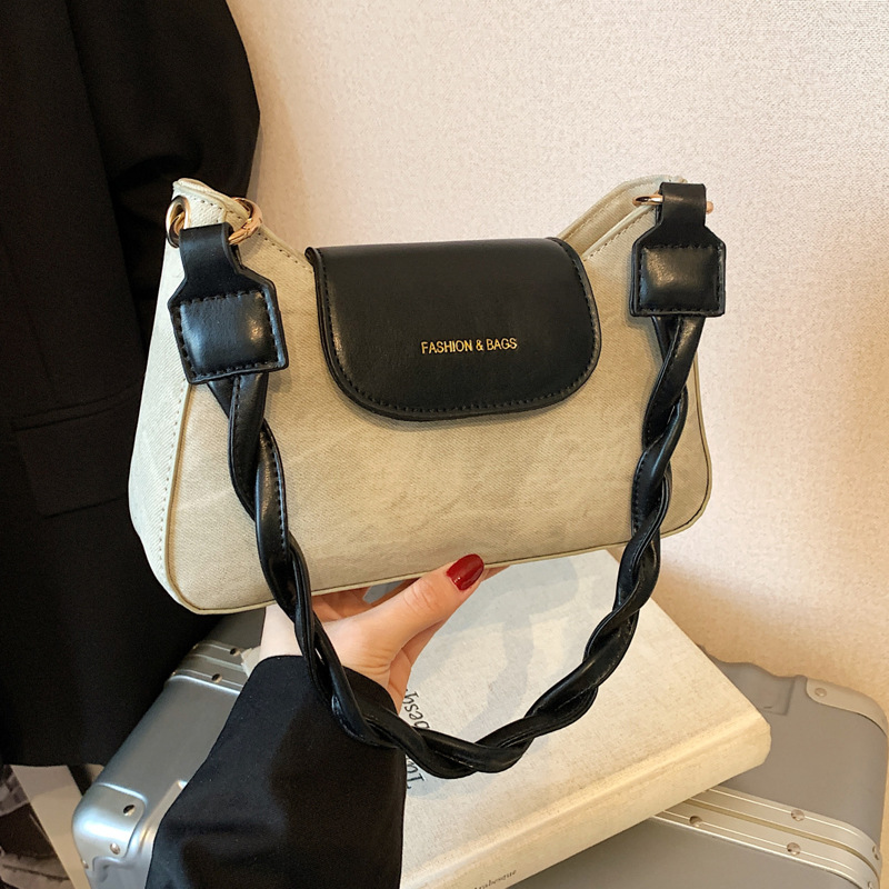 This year, new fashionable and trendy women's bags, casual crossbody underarm bags, commuting single-shoulder women's bags, and small square bags are in vogue full figure