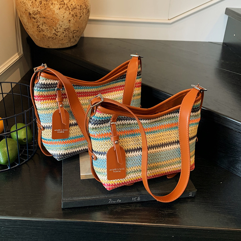 Summer woven small bag for women, 2025 new single-shoulder crossbody bag, fashionable straw woven bucket bag, vegetable basket bag for women full figure