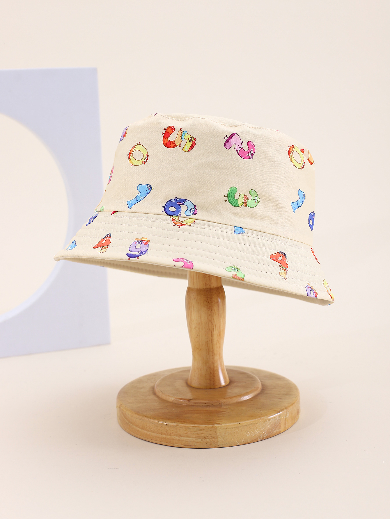 This spring and summer hit children's digital printed double-sided fisherman's hat is cute, cartoon-style, classic and versatile. It's a unique children's double-sided fisherman's hat with a pier circumference of 54CM Specification drawing