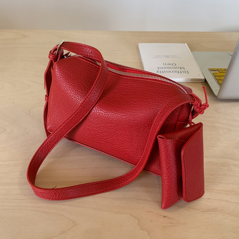 Large-capacity soft-faced single-shoulder bag for women, new style 2025, trendy and retro, stylish and fashionable, with a fashionable and high-quality crossbody bag full figure