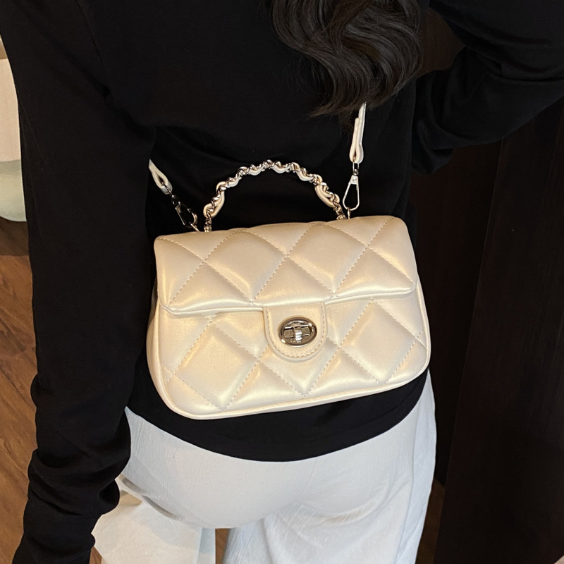 A fashionable and versatile small square bag for women, a new summer 2025 chain single-shoulder crossbody bag with a diamond pattern Specification drawing