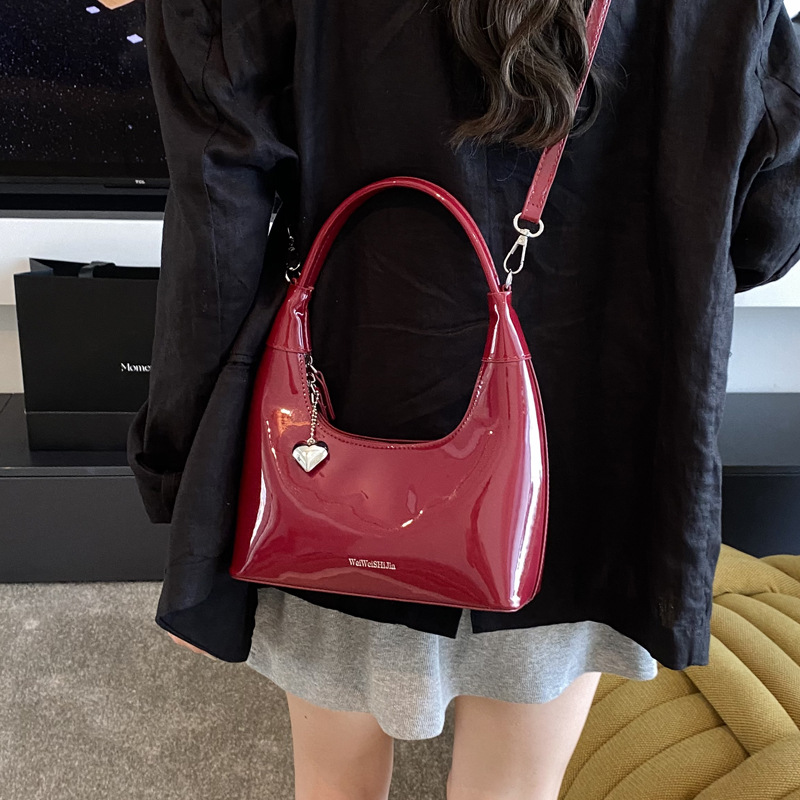 The 2025 new Korean-style simple and elegant design single-shoulder bag is a popular handbag for women's ins fashion and style this year Specification drawing