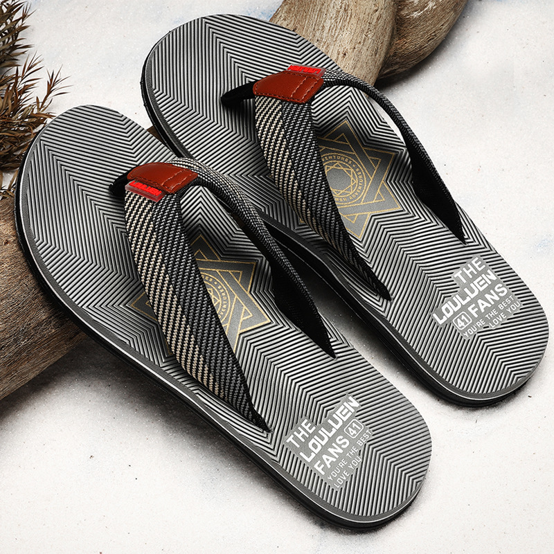 Wholesale of new beach flip-flops for men, summer anti-slip and foot-hugging casual cool flip-flops, and trendy thick-soled men's slippers details Picture