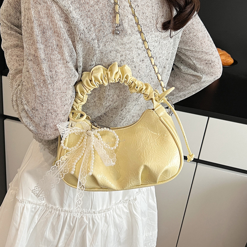 In summer, pleated chain cloud bags and crossbody bags are popular. The new 2025 trendy and stylish shoulder bags for women details Picture
