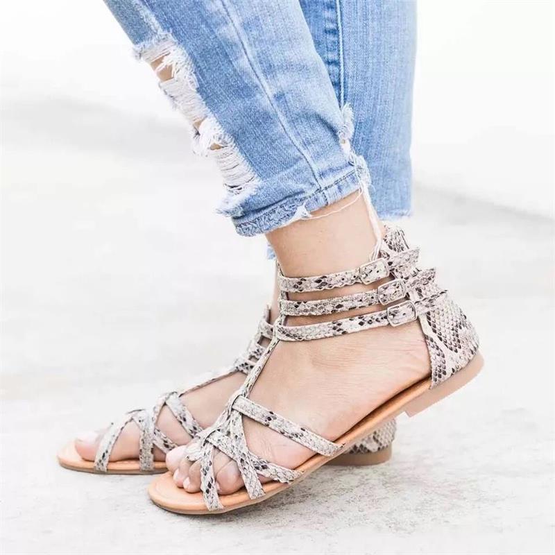 Hot-selling ethnic-style flat sandals in 2021, multi-color snake-patterned lace buckle women's sandals for export, large-sized consignment full figure